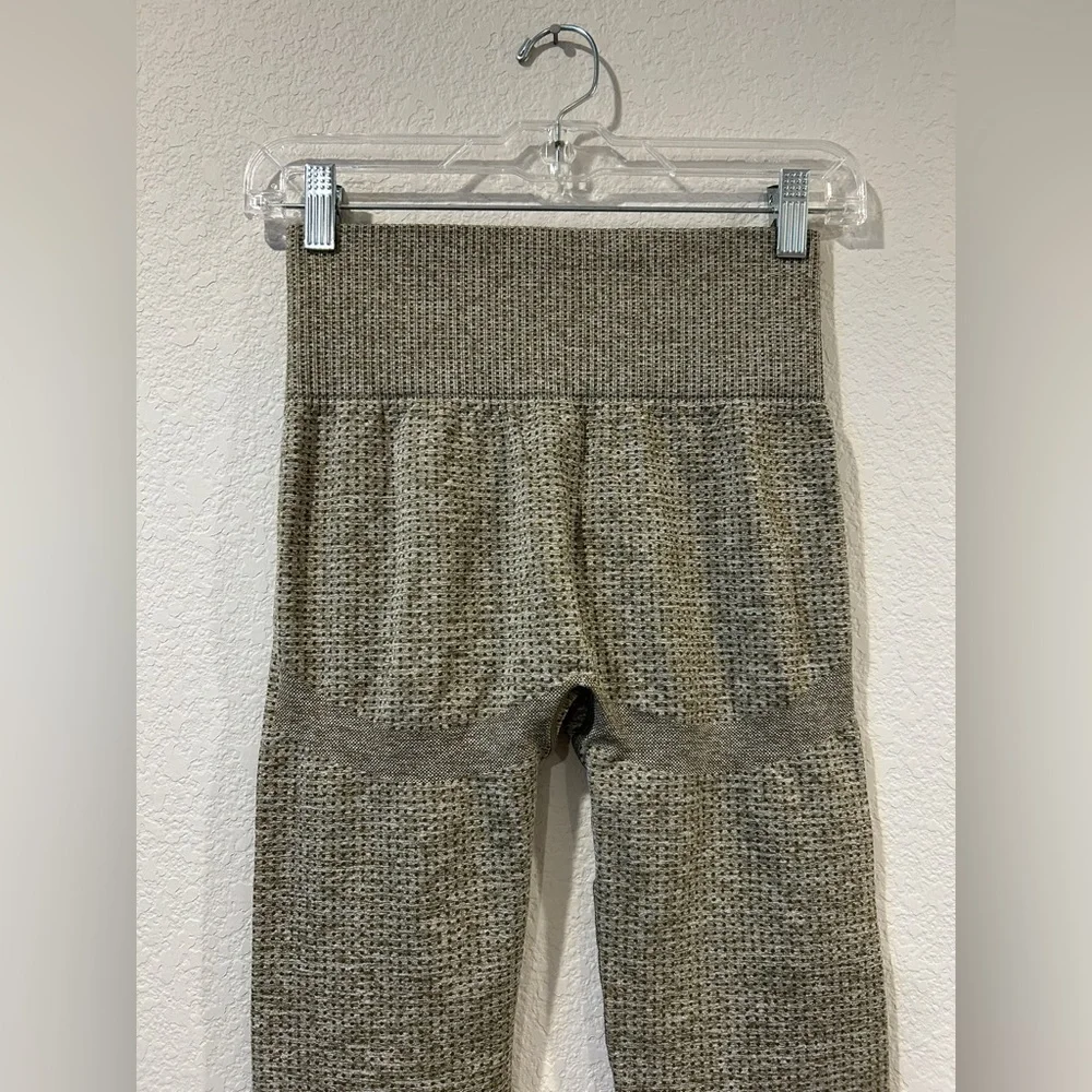 Echt Women’s Green Sensory Seamless Leggings - Small - Picture 5 of 8